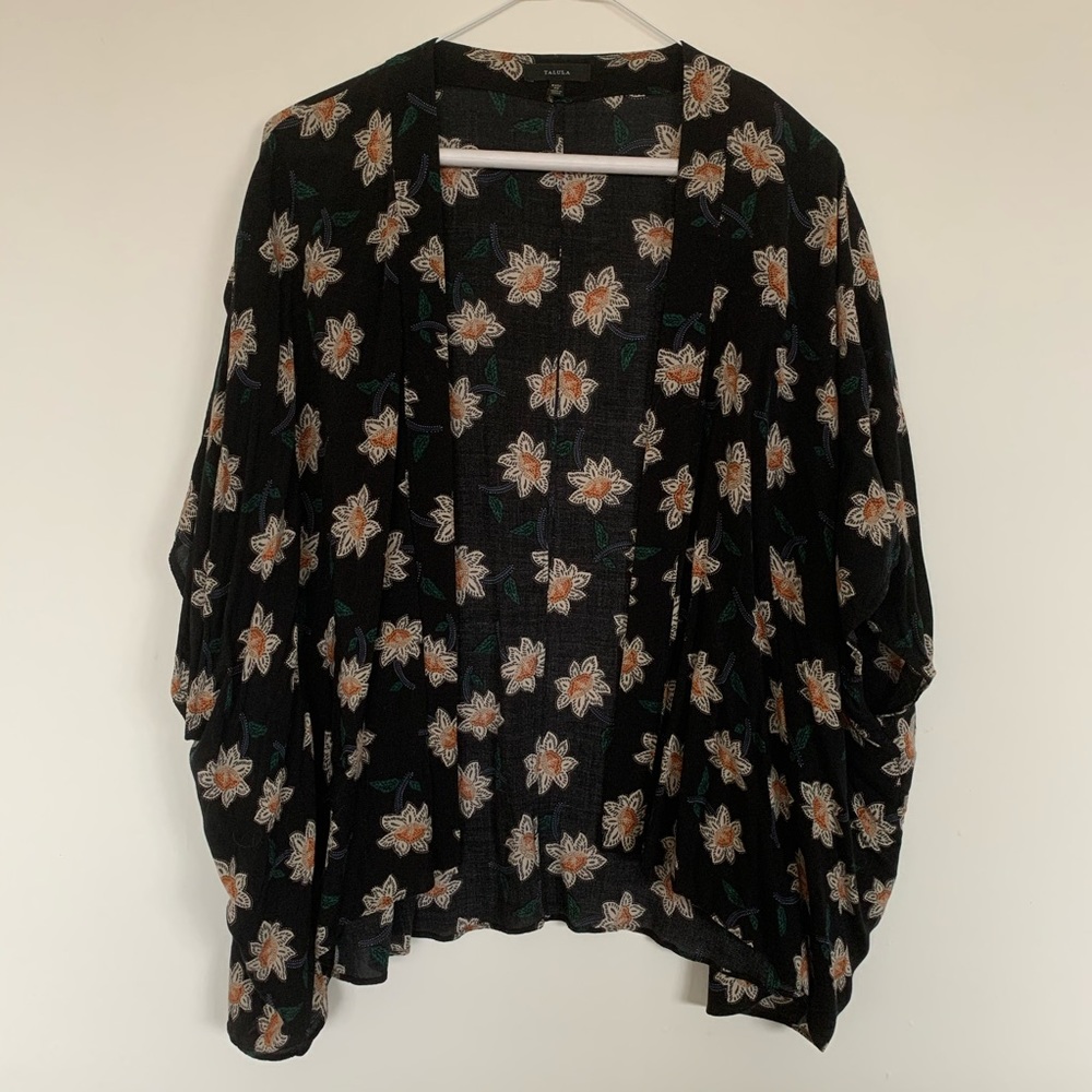Aritzia Talula Floral Kimono
